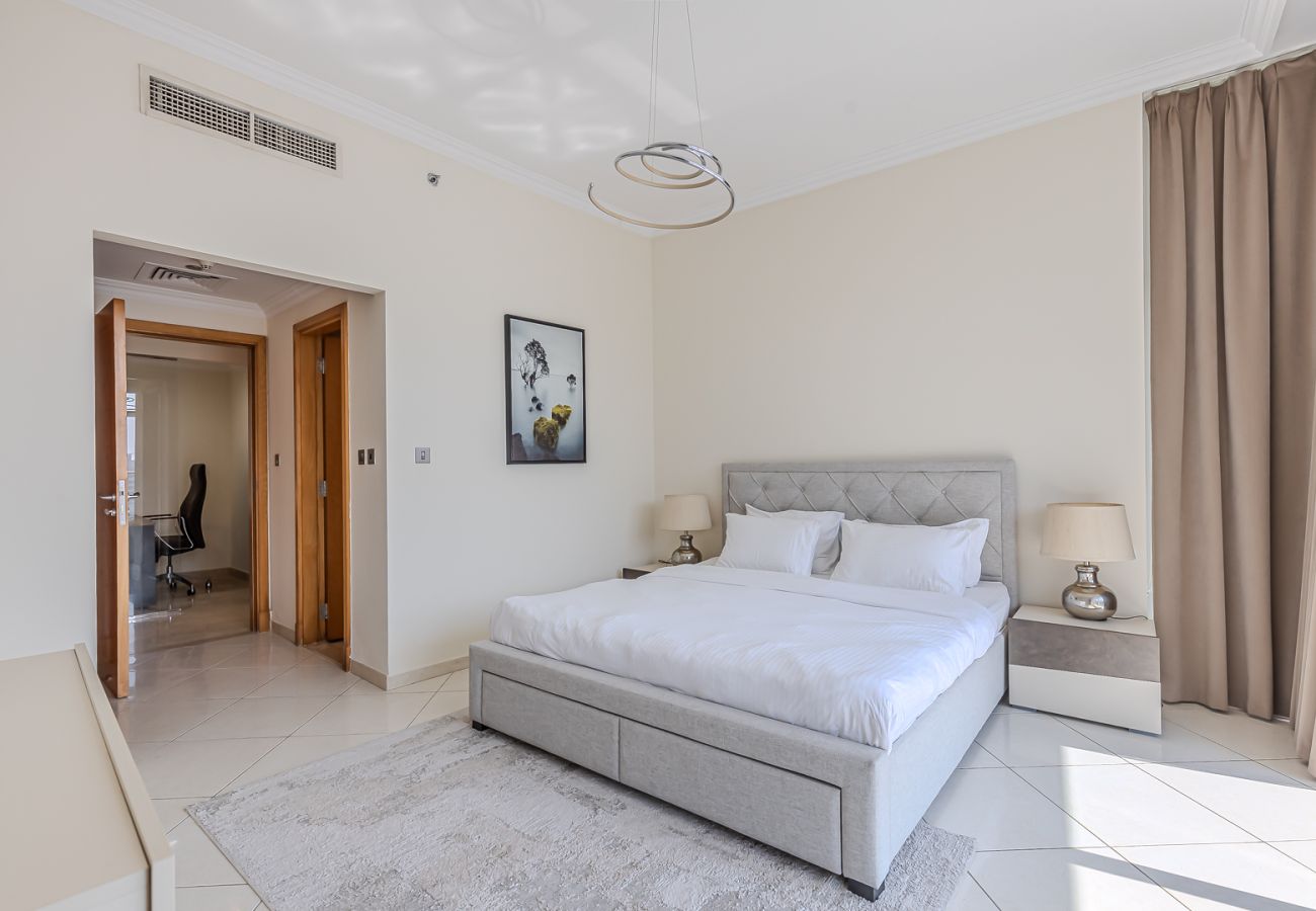Apartment in Dubai - Spacious 3BDR Apartment in Marina with Office