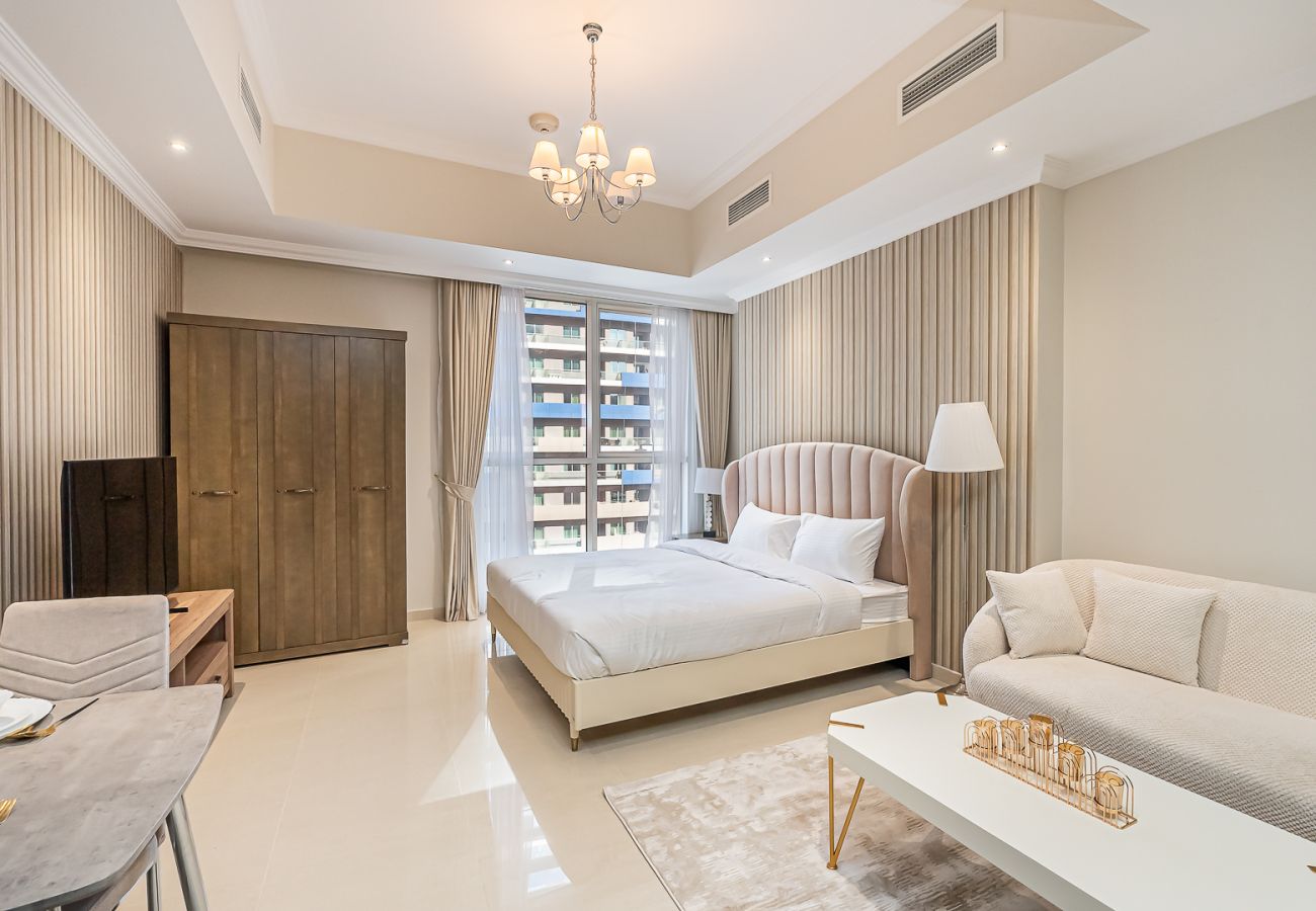 Apartment in Dubai - Bright & Stylish Studio Apartment in the Heart of Downtown Dubai