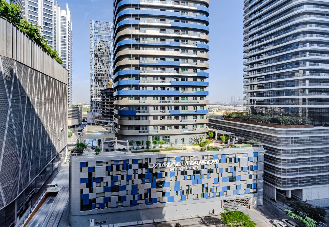 Apartment in Dubai - Bright & Stylish Studio Apartment in the Heart of Downtown Dubai