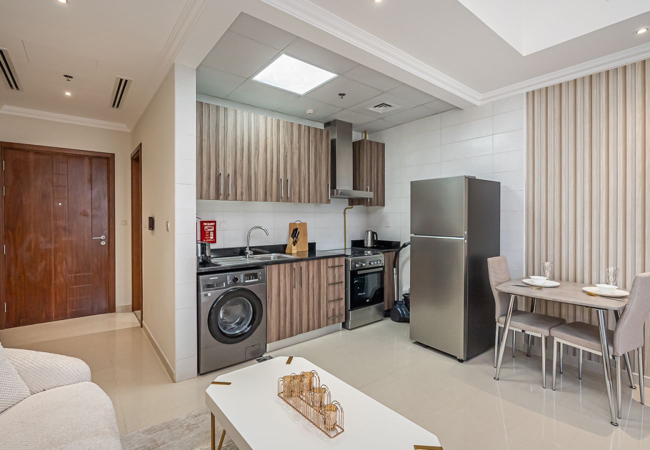 Apartment in Dubai - Bright & Stylish Studio Apartment in the Heart of Downtown Dubai
