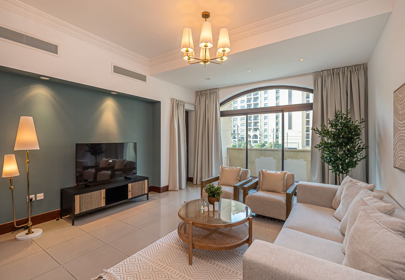 Apartment in Dubai - Elegant 1BDR apartment in Palm Jumeirah view I Golden Mile 