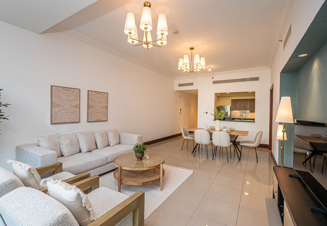 Apartment in Dubai - Elegant 1BDR apartment in Palm Jumeirah view I Golden Mile 