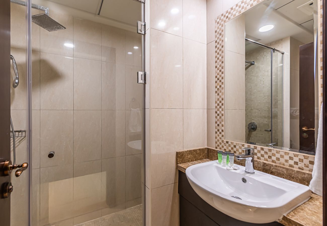 Apartment in Dubai - Renovated 3BDR in Palm Jumeirah