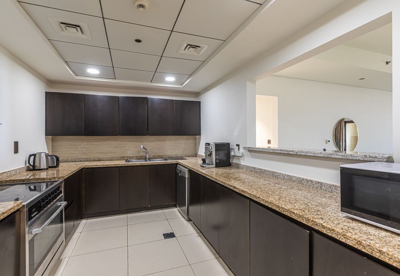 Apartment in Dubai - Renovated 3BDR in Palm Jumeirah