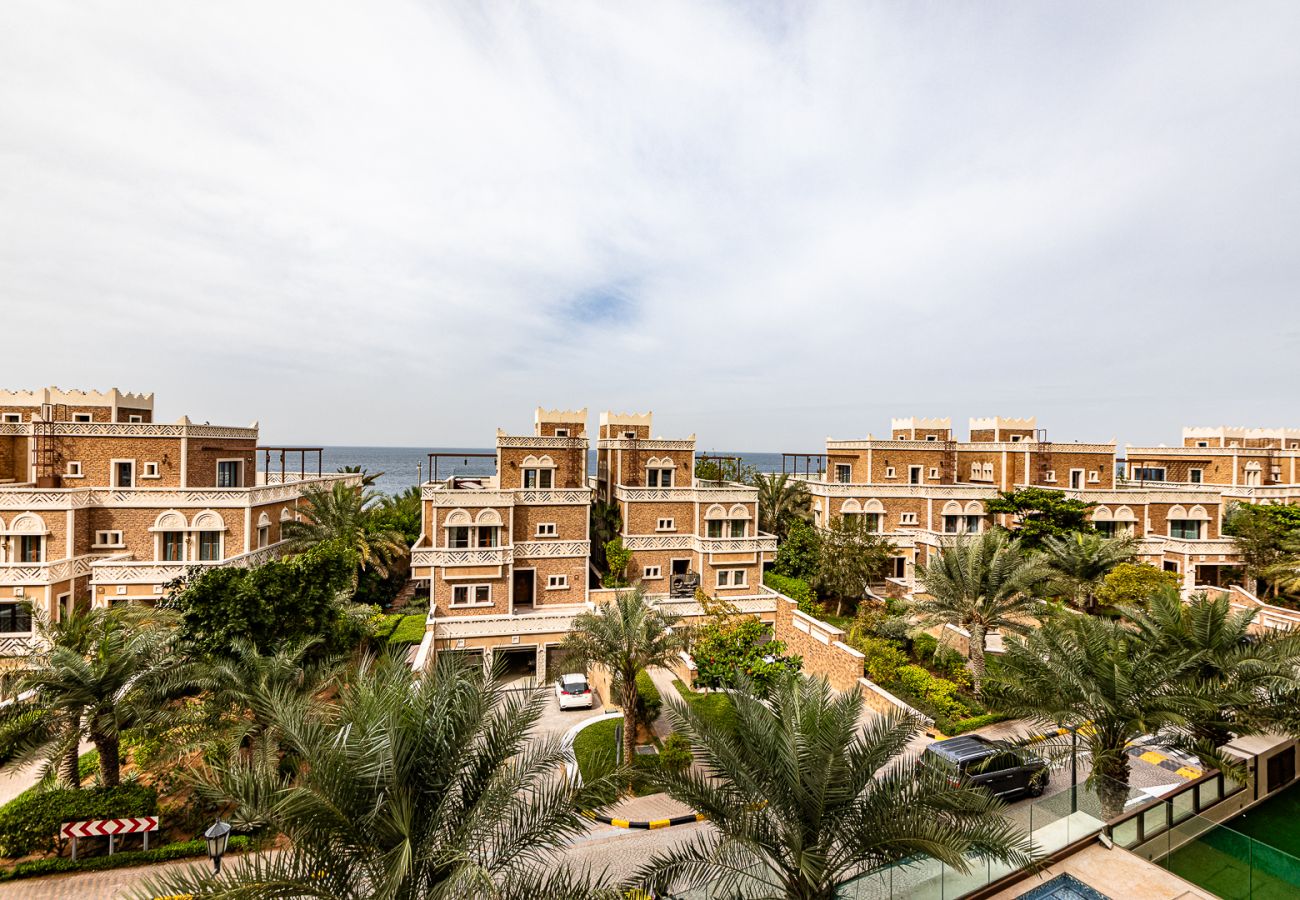Apartment in Dubai - Renovated 3BDR in Palm Jumeirah