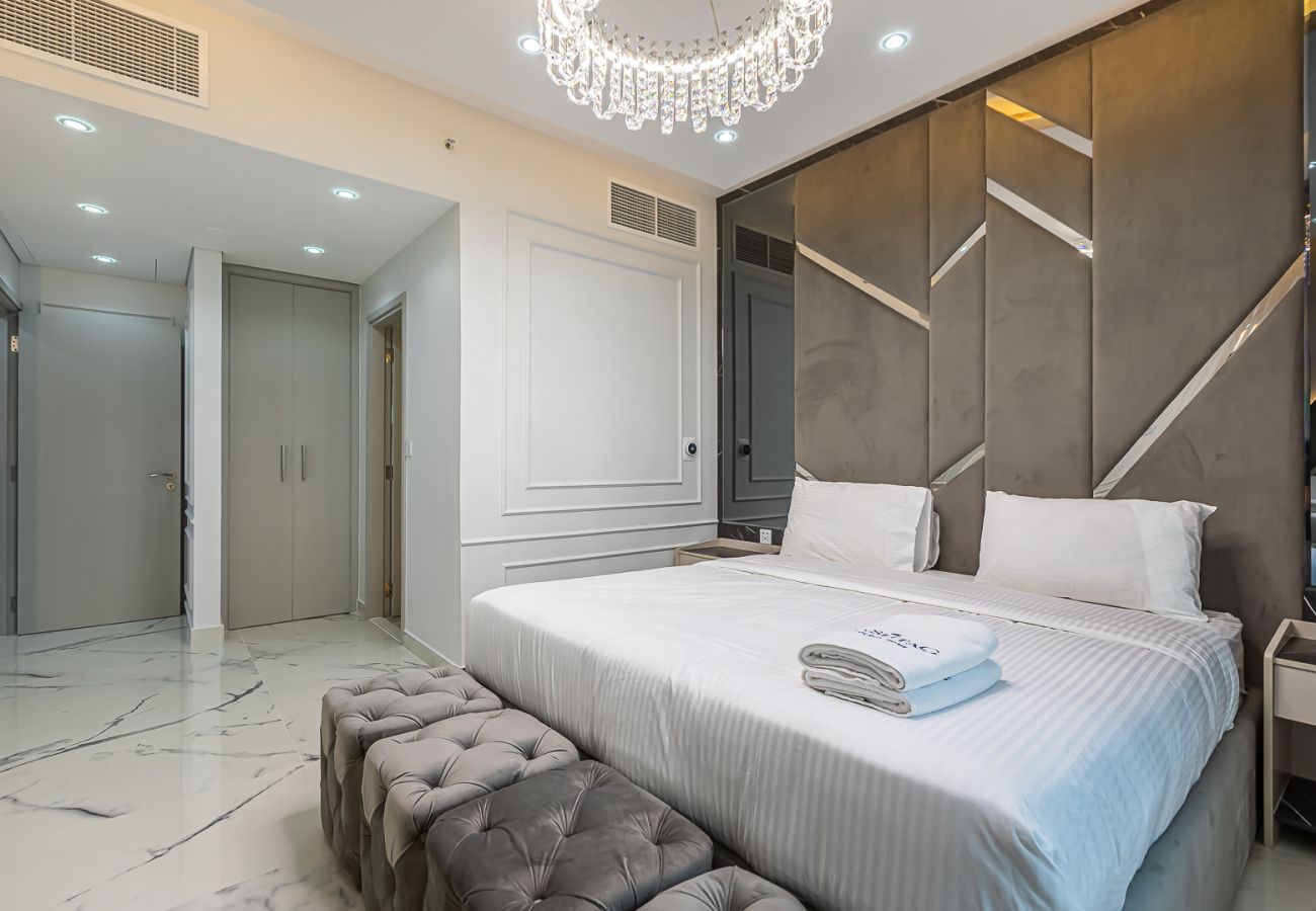 Apartment in Dubai - Chic & Functional 1-Bedroom Apartment in 29 Boulevard, Downtown Dubai