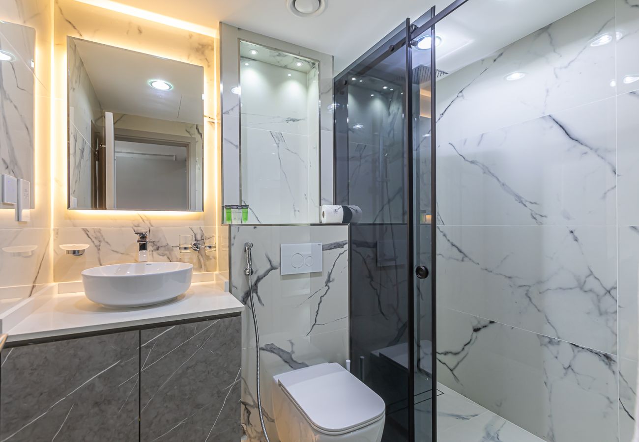 Apartment in Dubai - Chic & Functional 1-Bedroom Apartment in 29 Boulevard, Downtown Dubai