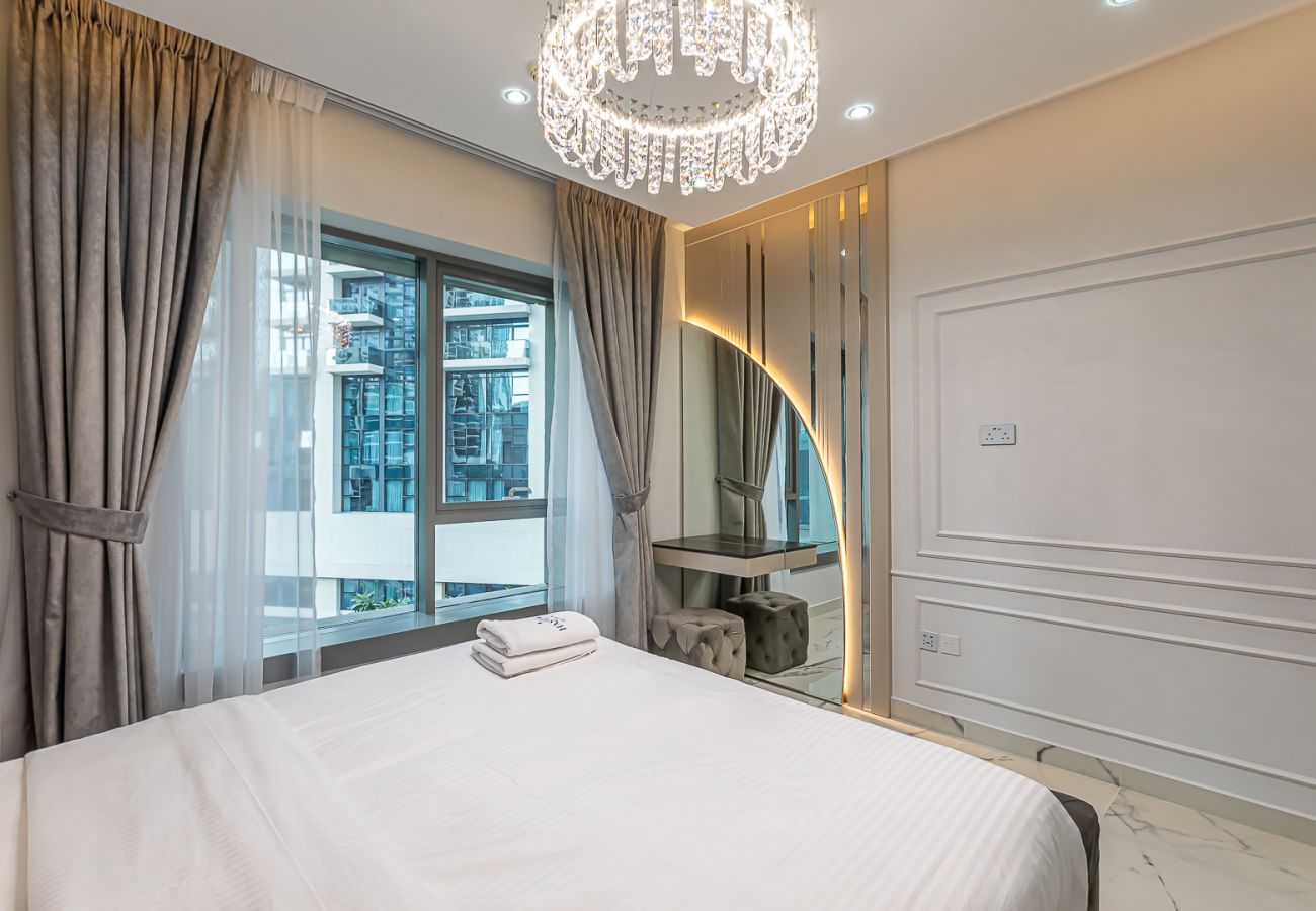 Apartment in Dubai - Chic & Functional 1-Bedroom Apartment in 29 Boulevard, Downtown Dubai