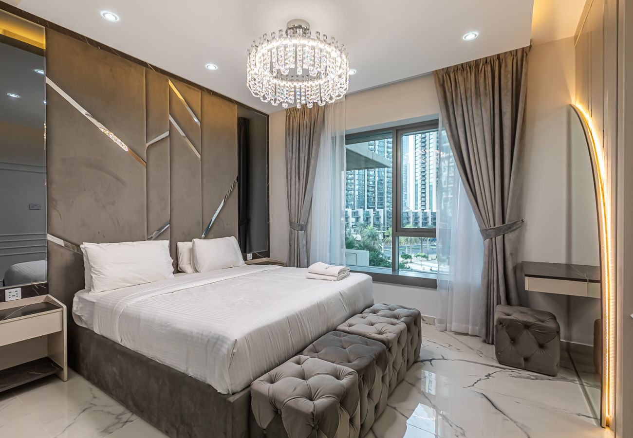 Apartment in Dubai - Chic & Functional 1-Bedroom Apartment in 29 Boulevard, Downtown Dubai