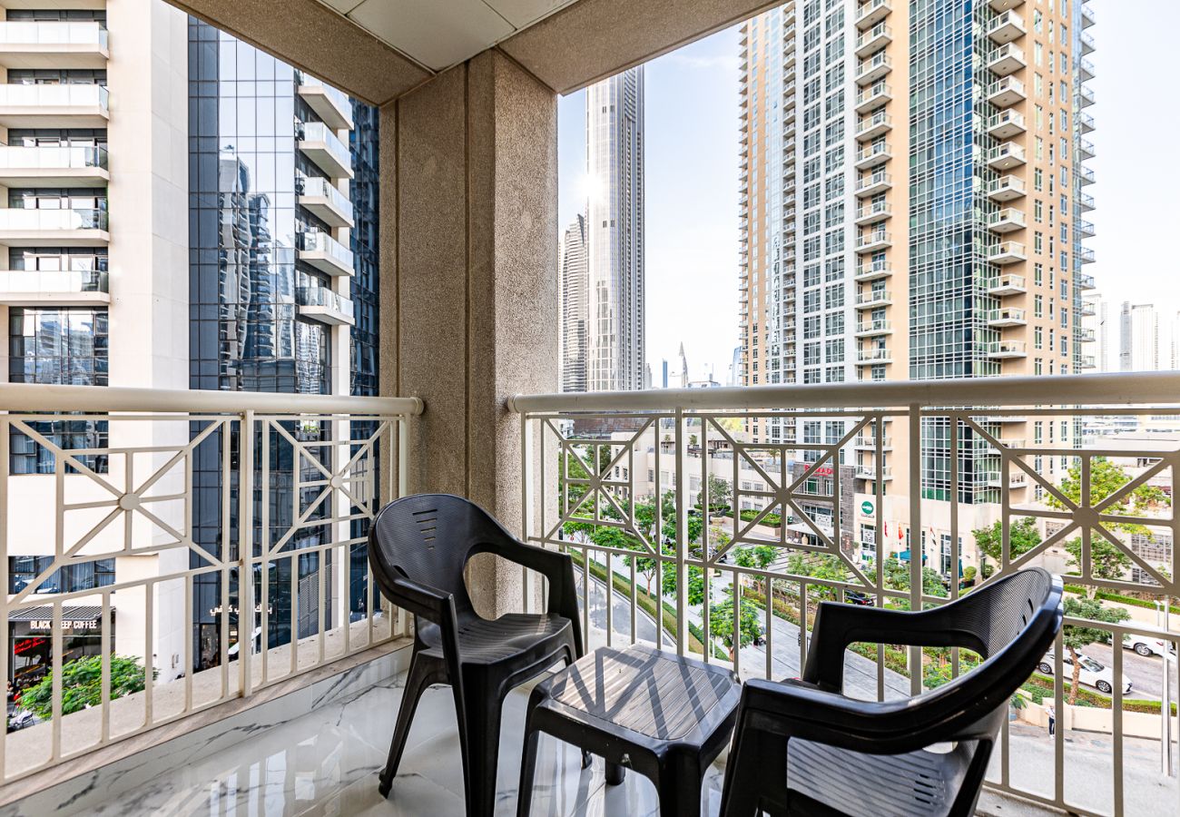 Apartment in Dubai - Chic & Functional 1-Bedroom Apartment in 29 Boulevard, Downtown Dubai