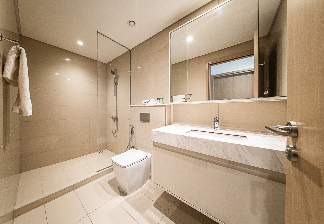 Apartment in Dubai - Skyline retreat 1BHK walking distance to Dubai Mall