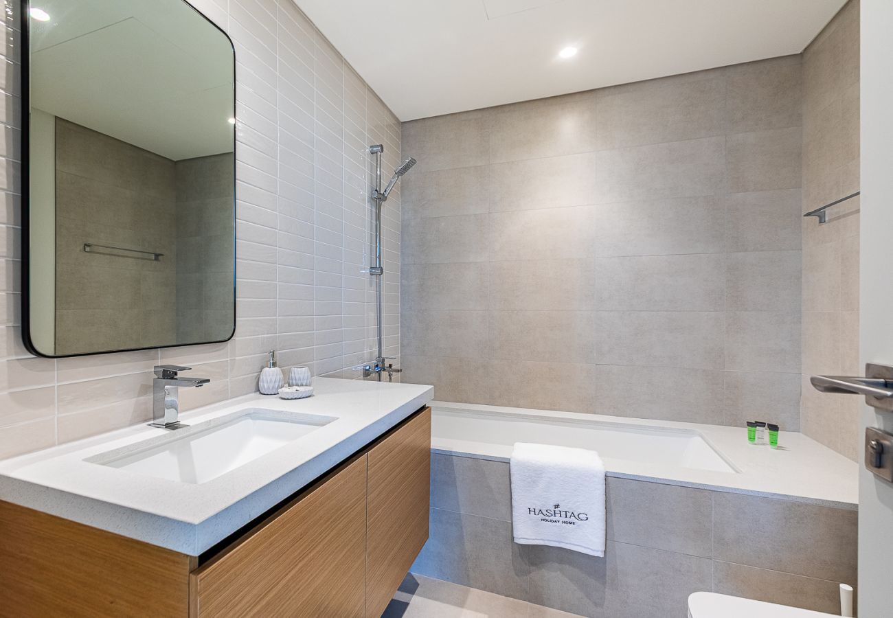 Apartment in Dubai - Alluring apartment in Dubai Creek Harbour