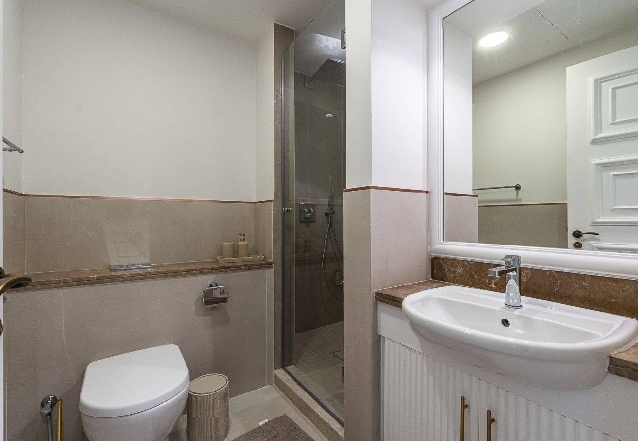 Apartment in Dubai - 2BDR apartment with the balcony I Palm Jumeirah 