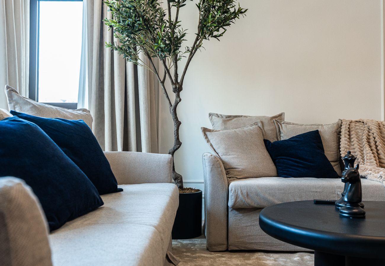 Apartment in Dubai - 2BDR apartment with the balcony I Palm Jumeirah 