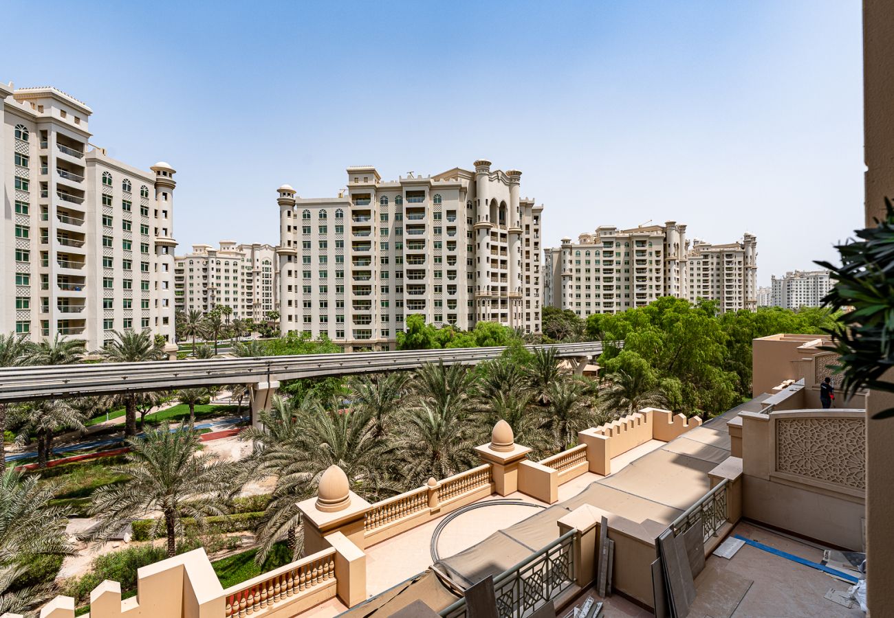 Apartment in Dubai - 2BDR apartment with the balcony I Palm Jumeirah 