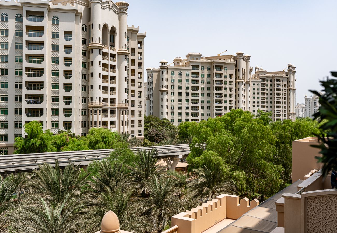 Apartment in Dubai - 2BDR apartment with the balcony I Palm Jumeirah 