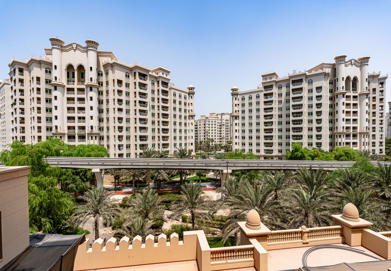 Apartment in Dubai - 2BDR apartment with the balcony I Palm Jumeirah 