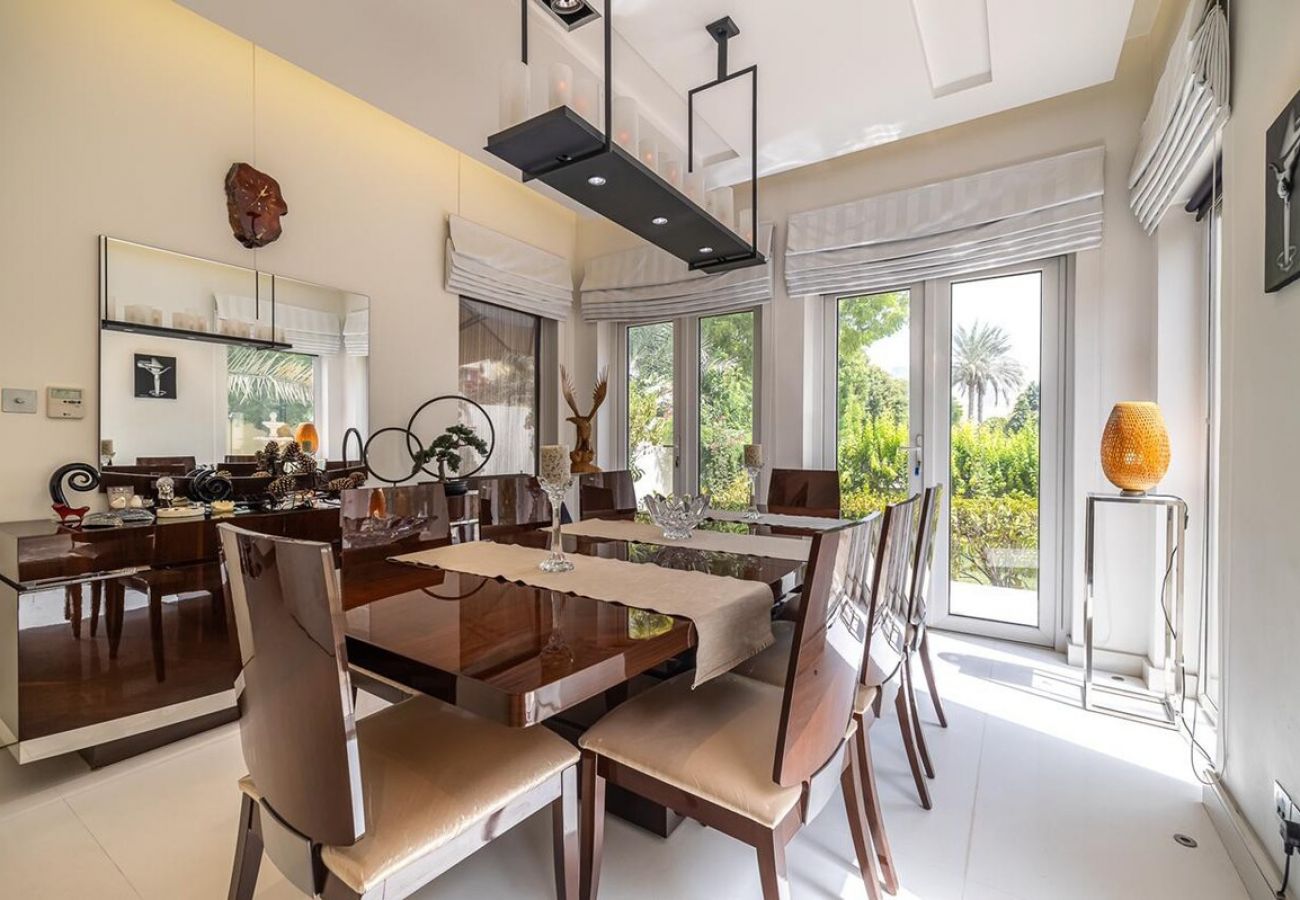 别墅 在 Dubai -  Luxury Villa in The Springs with Private Garden 