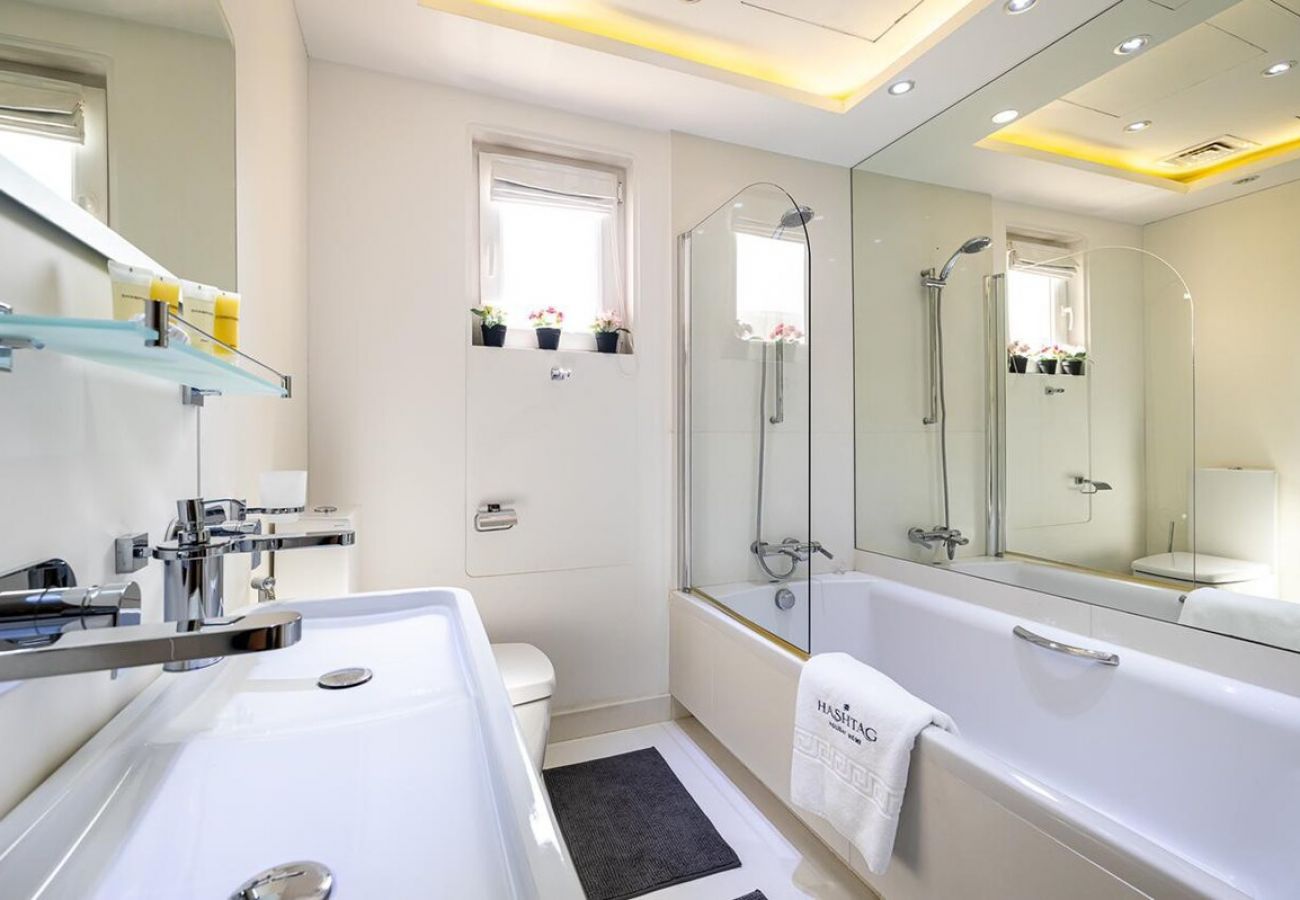 别墅 在 Dubai -  Luxury Villa in The Springs with Private Garden 