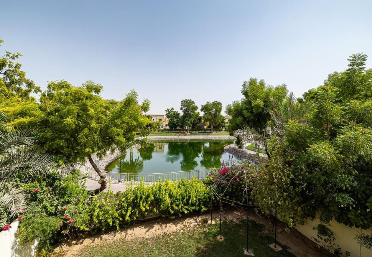 别墅 在 Dubai -  Luxury Villa in The Springs with Private Garden 