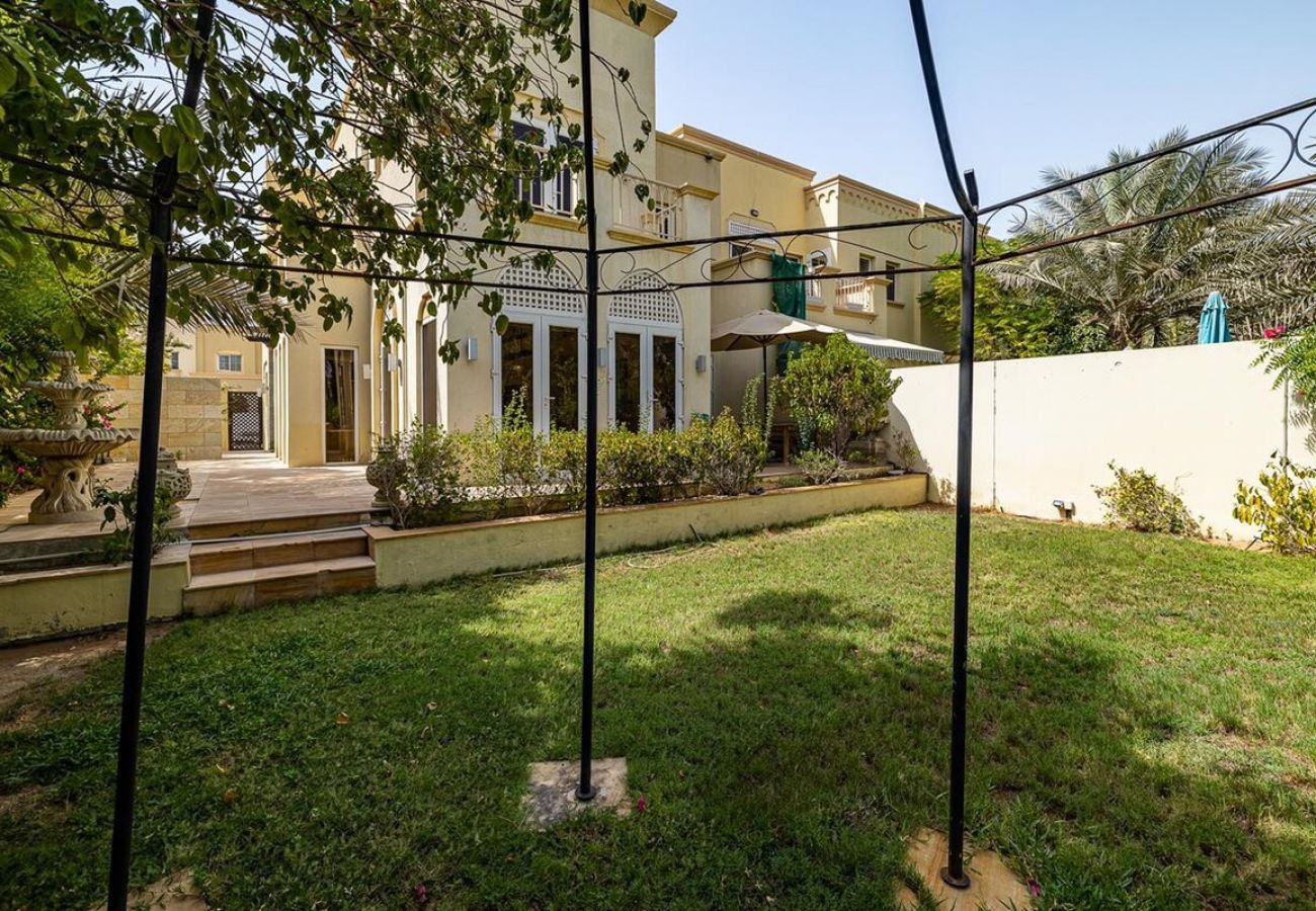 别墅 在 Dubai -  Luxury Villa in The Springs with Private Garden 