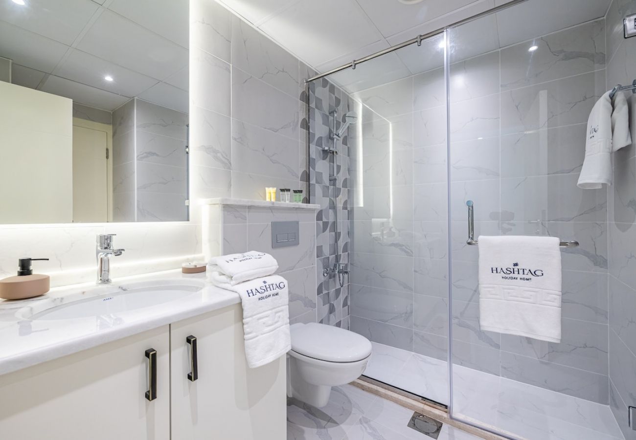 公寓 在 Dubai - Great 1BDR Apartment in The Greens / Close to Dubai Marina 