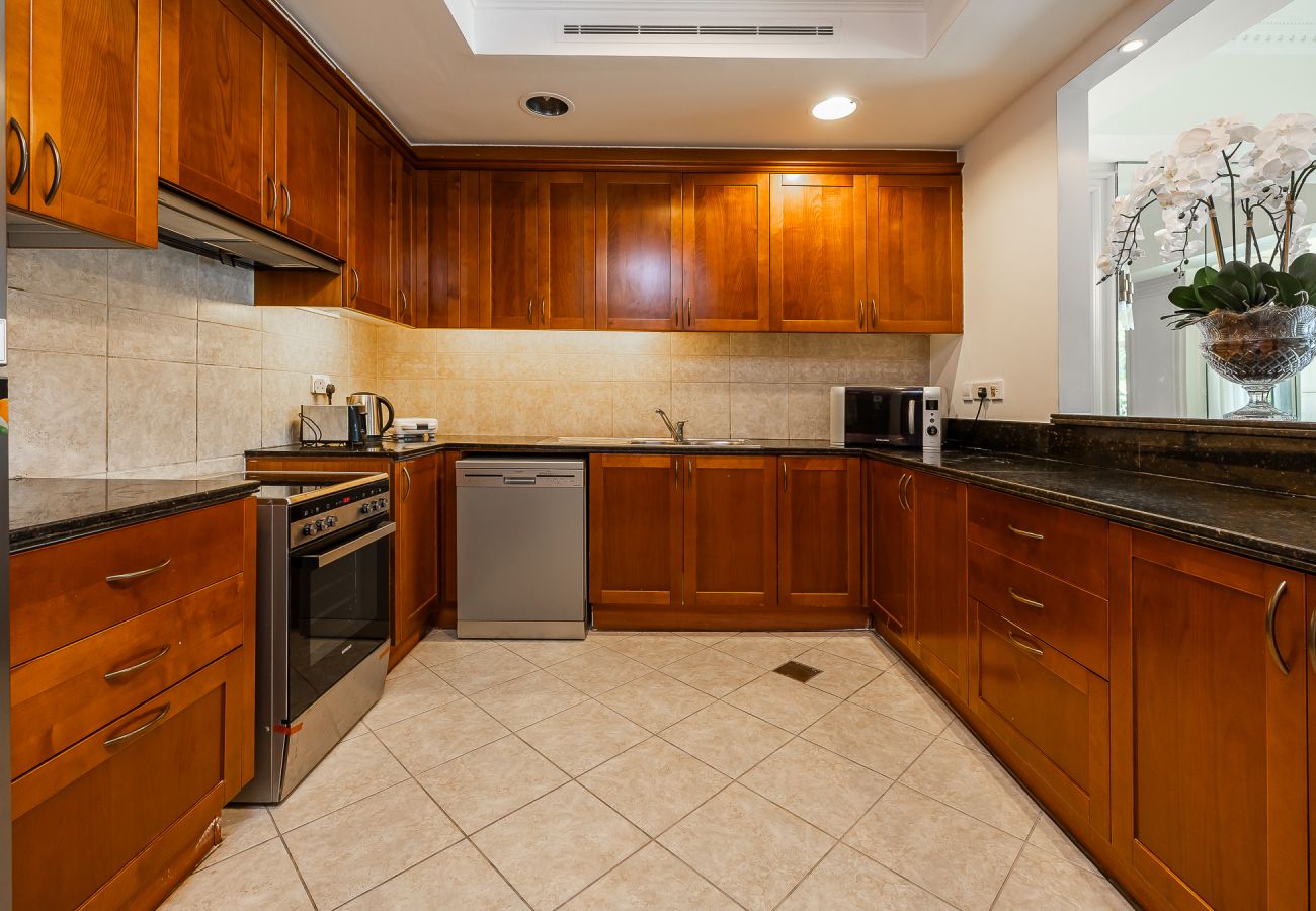 别墅 在 Dubai - Spacious 5BDR Villa in Dubai Marina I Waterfront 