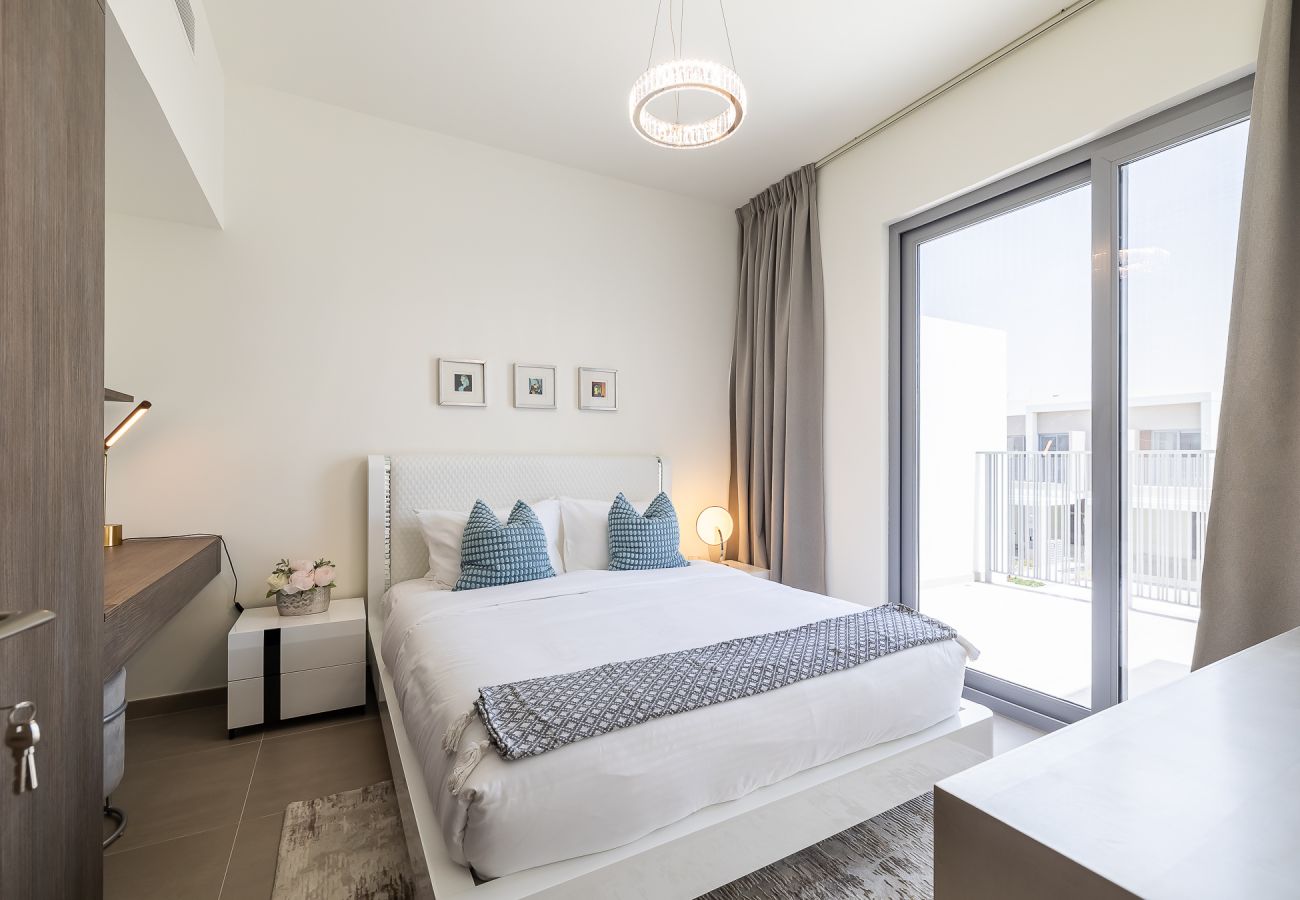 Townhouse 在 Dubai - Elegant villa with 3 BDR I Maid Room I Garden /B51