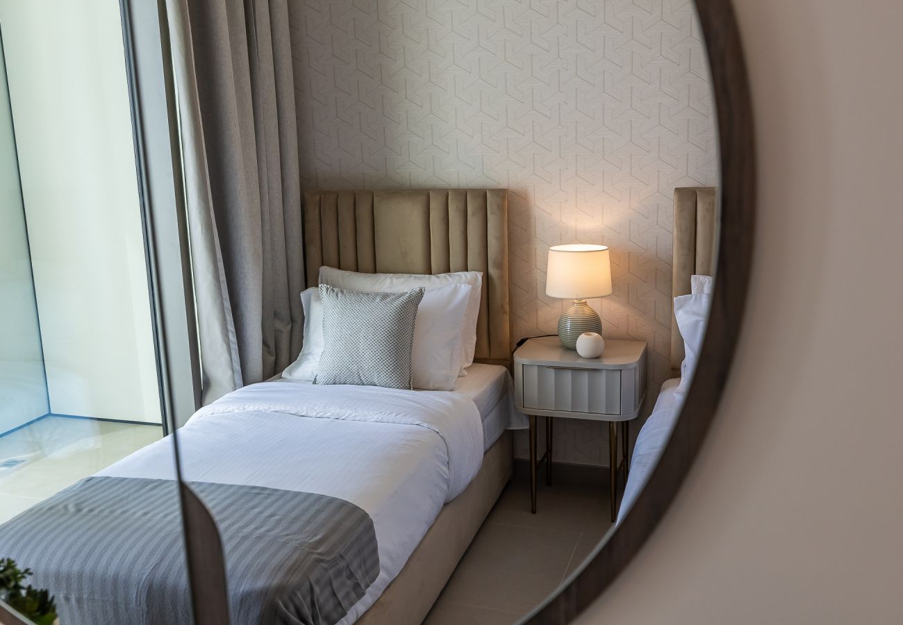 公寓 在 Dubai - 3BDR Apartment +  maid room I Burj Khalifa view I Downtown