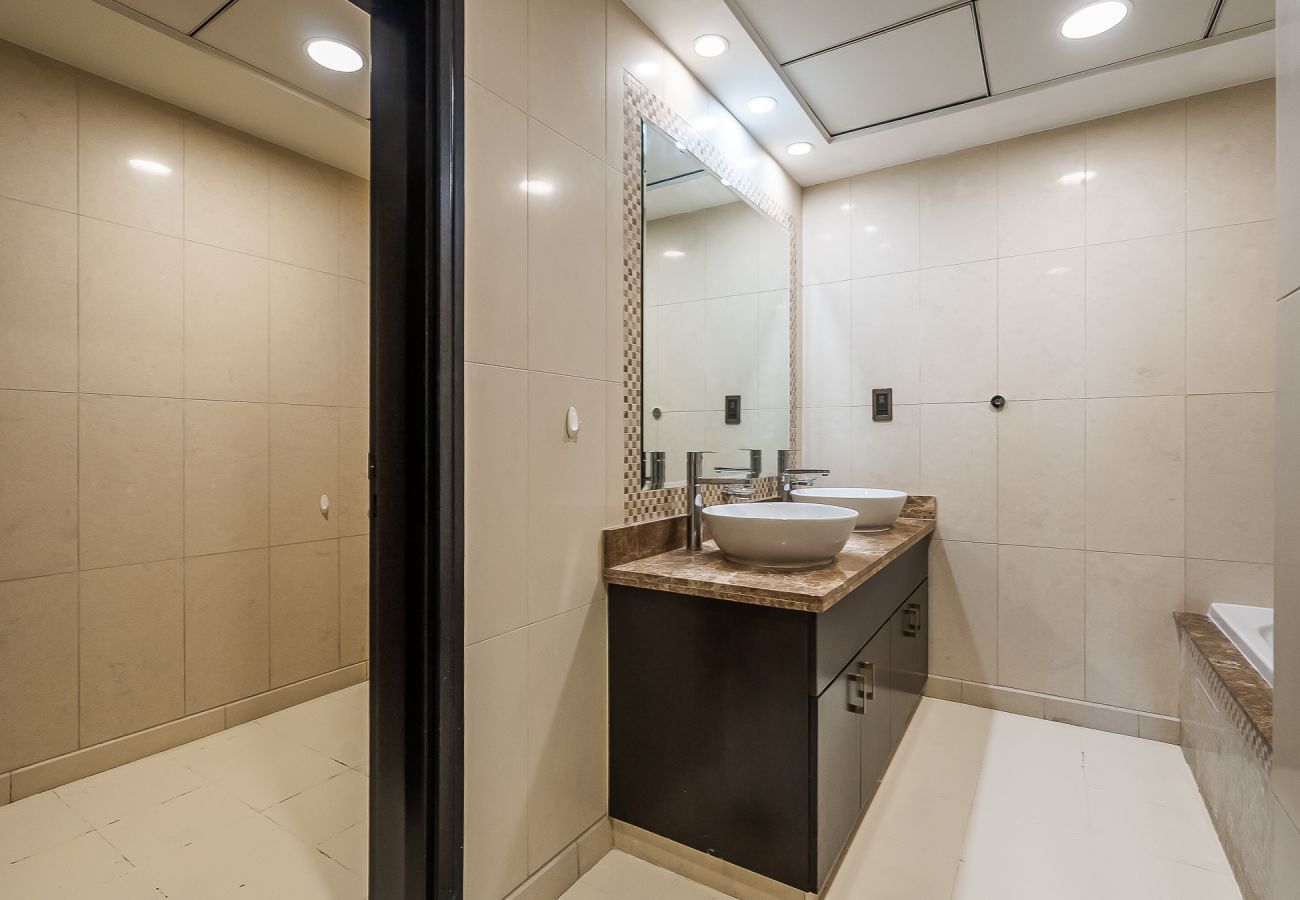 公寓 在 Dubai - Renovated 4BDR in Palm Jumeirah