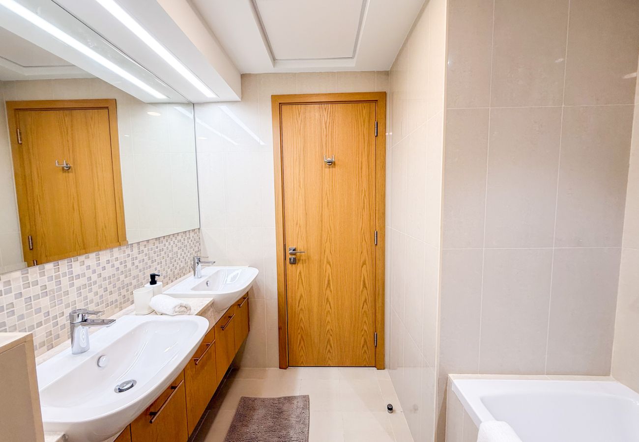 公寓 在 Dubai - Burj Khalifa View I Modern Home I 2 Bedrooms 
